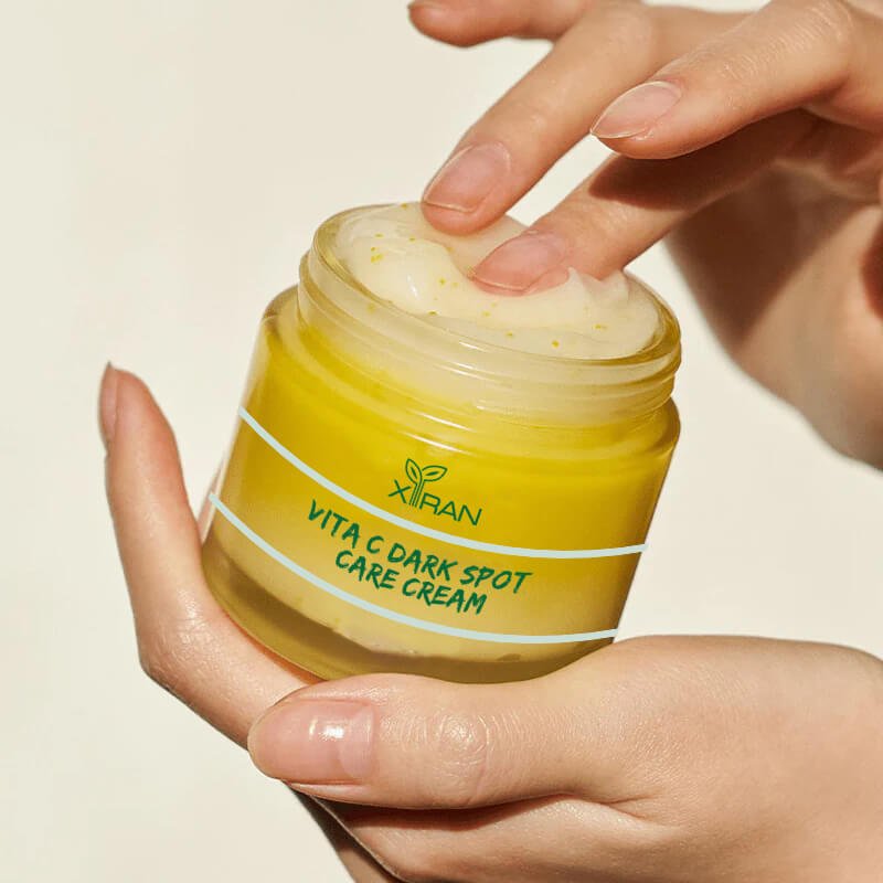 Effectively reduces dark spots and blemishes